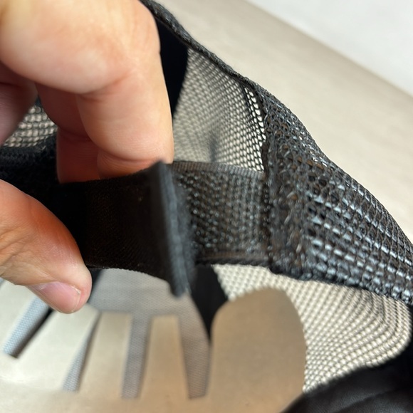 DUCKS UNLIMITED Black & Olive Green Cap - Picture 8 of 9